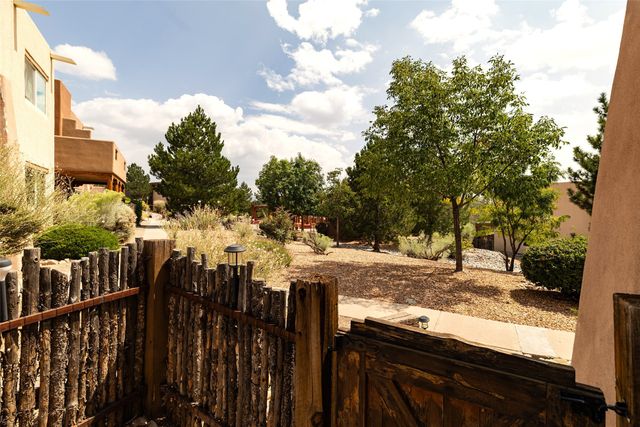 2210 Miguel Chavez Unit 812, Santa Fe, NM 87505