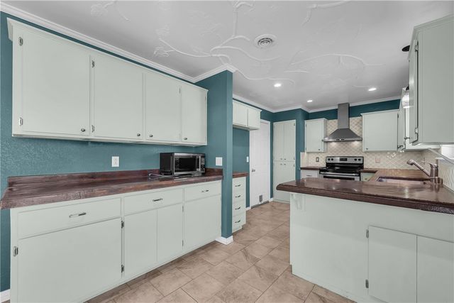 2315 S 17Th Street, Rogers, AR 72758