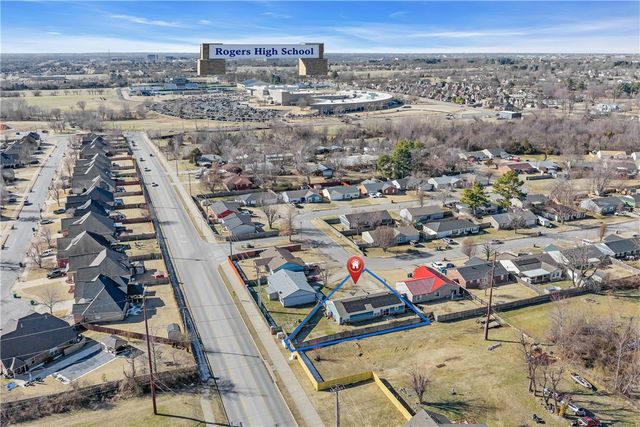 2315 S 17Th Street, Rogers, AR 72758