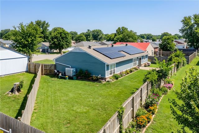 2315 S 17Th Street, Rogers, AR 72758