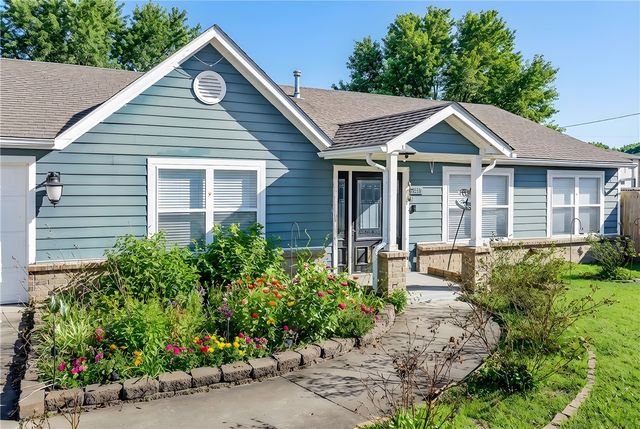 2315 S 17Th Street, Rogers, AR 72758