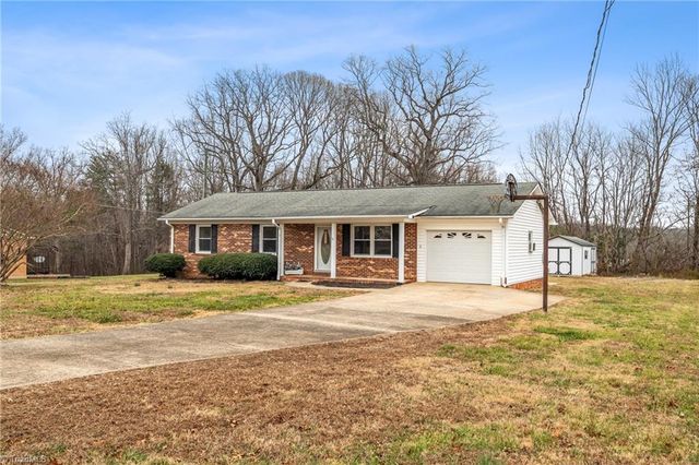 313 Benbow Drive, East Bend, NC 27018