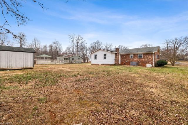 313 Benbow Drive, East Bend, NC 27018