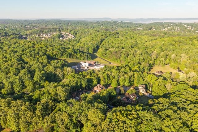 7813 Clara Chase Drive, Ooltewah, TN 37363