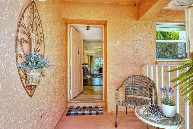 5450 LONGWOOD RUN BOULEVARD 202, Sarasota, FL 34243