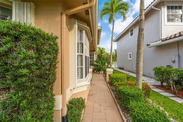 11834 Highland Pl, Coral Springs, FL 33071