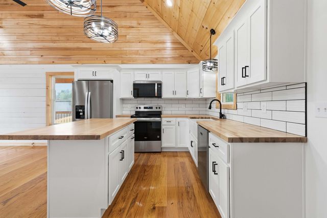 197 Pumpkin Creek Circle, Jamestown, KY 42629