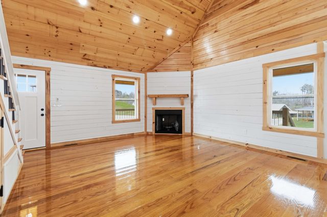 197 Pumpkin Creek Circle, Jamestown, KY 42629