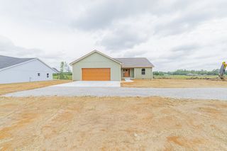 397 Jean Dr, Tullahoma, TN 37388