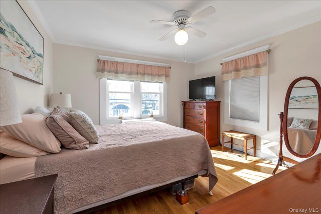 51 Huntington Avenue, Lynbrook, NY 11563