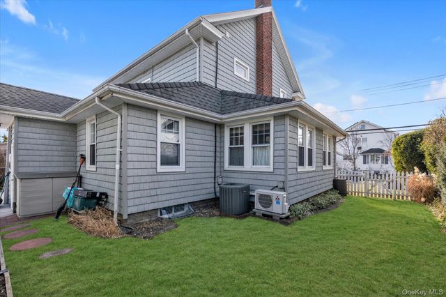 51 Huntington Avenue, Lynbrook, NY 11563