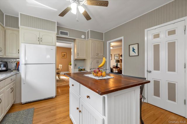 51 Huntington Avenue, Lynbrook, NY 11563