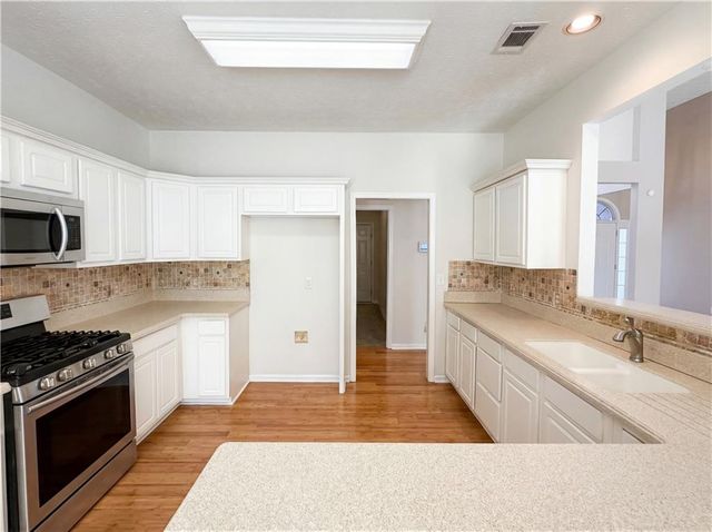 404 Eaglet Court, Mcdonough, GA 30253