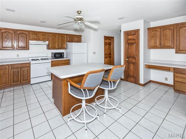 1759 Fountainbleu Drive, Worden, IL 62097
