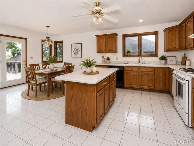 1759 Fountainbleu Drive, Worden, IL 62097