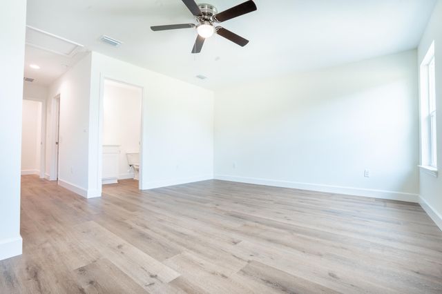 132 2nd Avenue, Shalimar, FL 32579