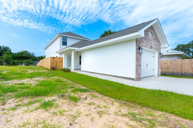 132 2nd Avenue, Shalimar, FL 32579