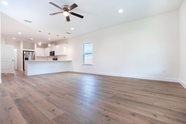 132 2nd Avenue, Shalimar, FL 32579