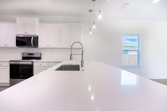 132 2nd Avenue, Shalimar, FL 32579