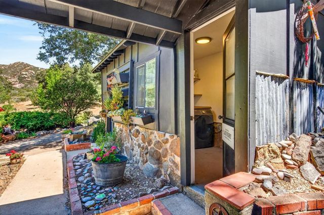24185 Wildwood Glen Lane, Alpine, CA 91901