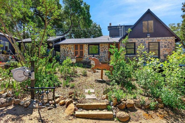 24185 Wildwood Glen Lane, Alpine, CA 91901