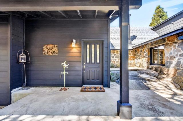 24185 Wildwood Glen Lane, Alpine, CA 91901