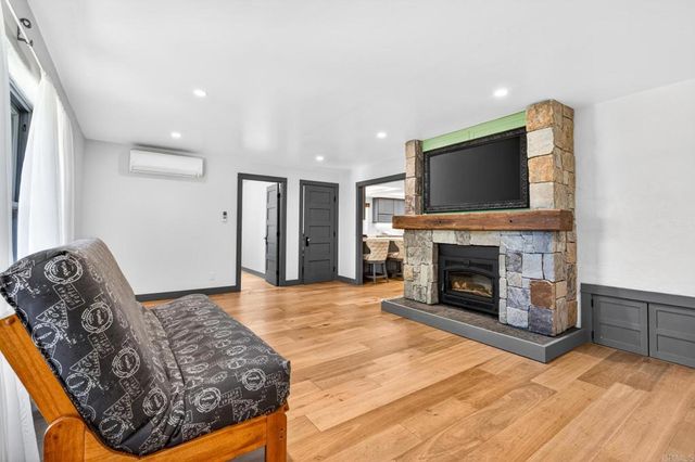 24185 Wildwood Glen Lane, Alpine, CA 91901