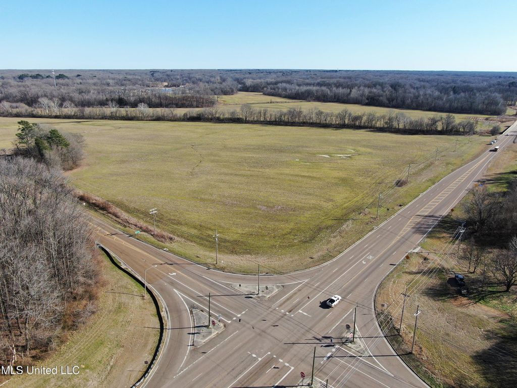 5000 Church Road, Lake Cormorant, MS 38641 — exterior