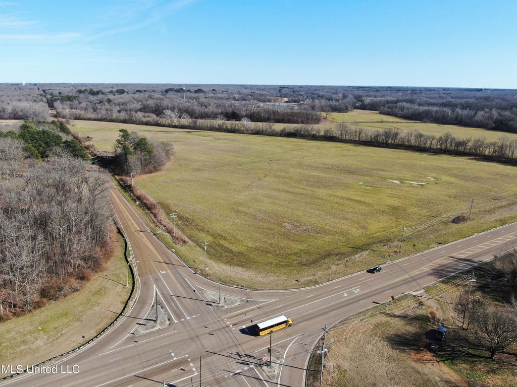 5000 Church Road, Lake Cormorant, MS 38641 — photo 2