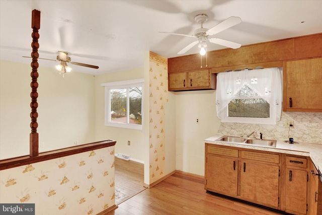 490 SUE DR, Hummelstown, PA 17036