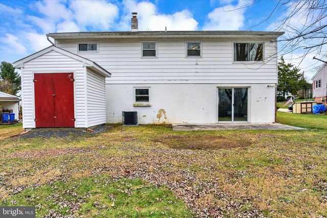 490 SUE DR, Hummelstown, PA 17036