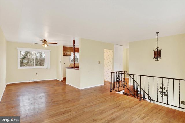 490 SUE DR, Hummelstown, PA 17036