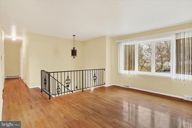 490 SUE DR, Hummelstown, PA 17036