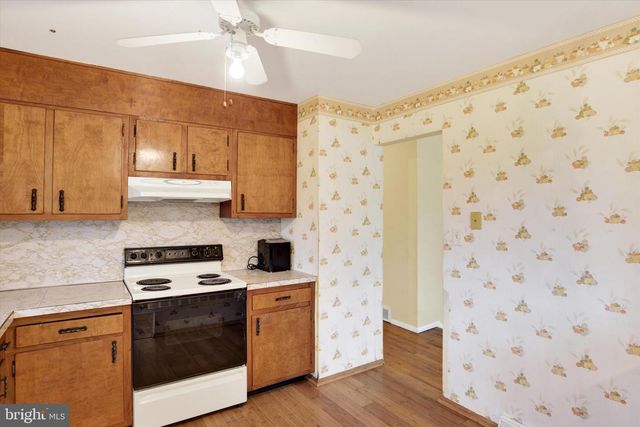 490 SUE DR, Hummelstown, PA 17036