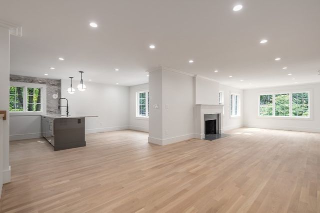 67 Eliot St 1, Brookline, MA 02467