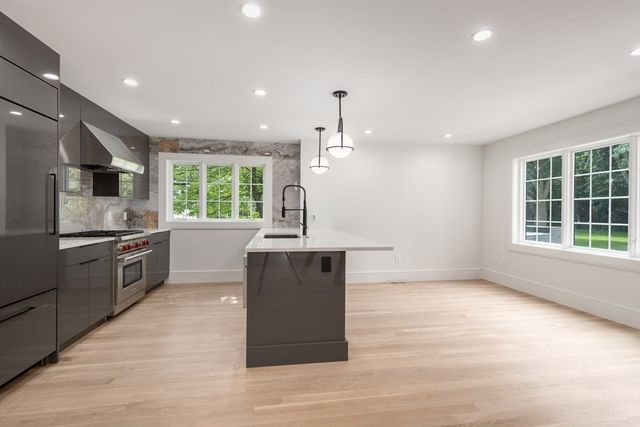 67 Eliot St 1, Brookline, MA 02467