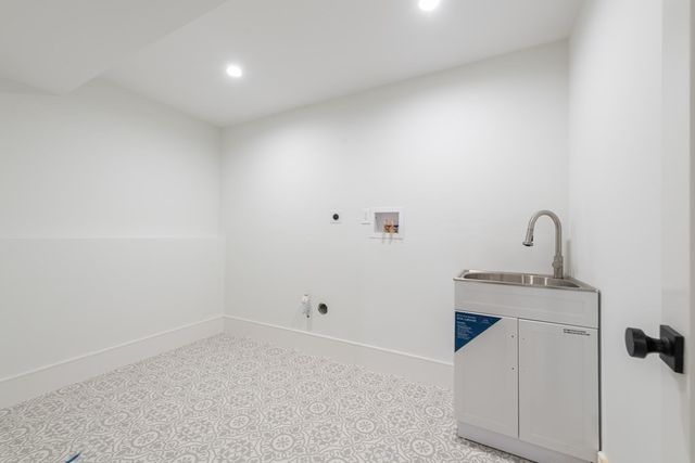 67 Eliot St 1, Brookline, MA 02467