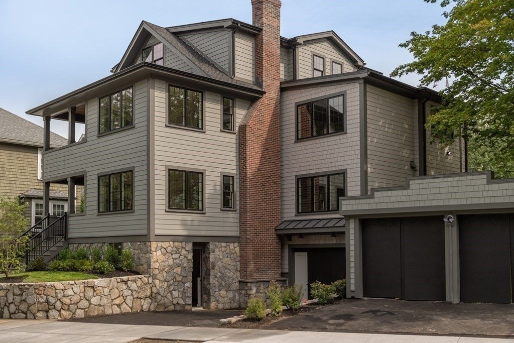 67 Eliot St 1, Brookline, MA 02467