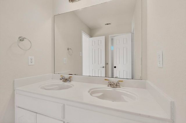 2808 Saint Mark Drive, Mansfield, TX 76063