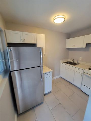 1140 NW 1st Pl 4, Miami, FL 33136