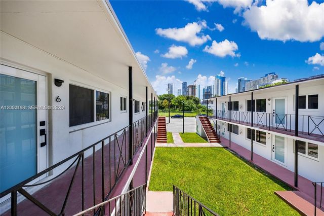 1140 NW 1st Pl 4, Miami, FL 33136