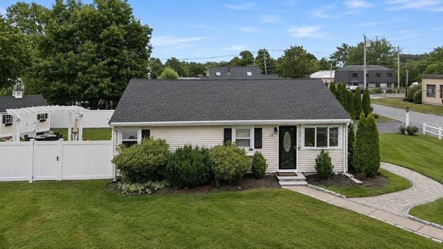 15 Riverside Ct, Norwood, MA 02062