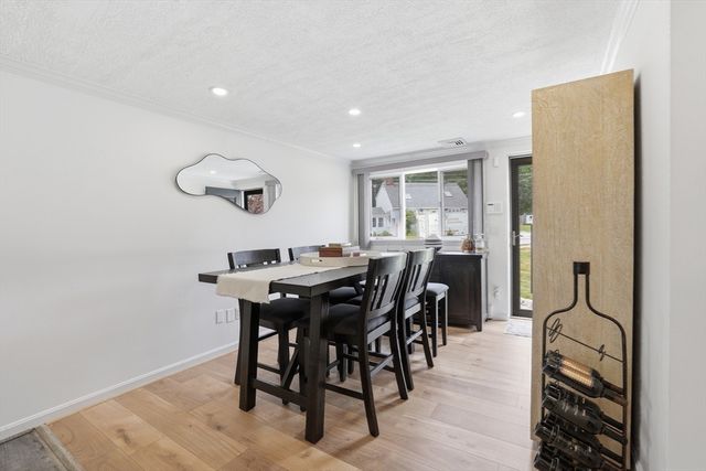 15 Riverside Ct, Norwood, MA 02062