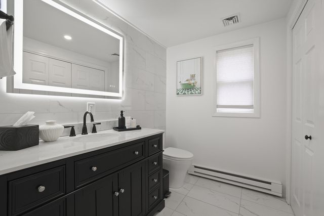 15 Riverside Ct, Norwood, MA 02062