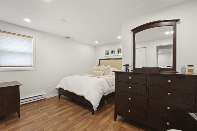 15 Riverside Ct, Norwood, MA 02062