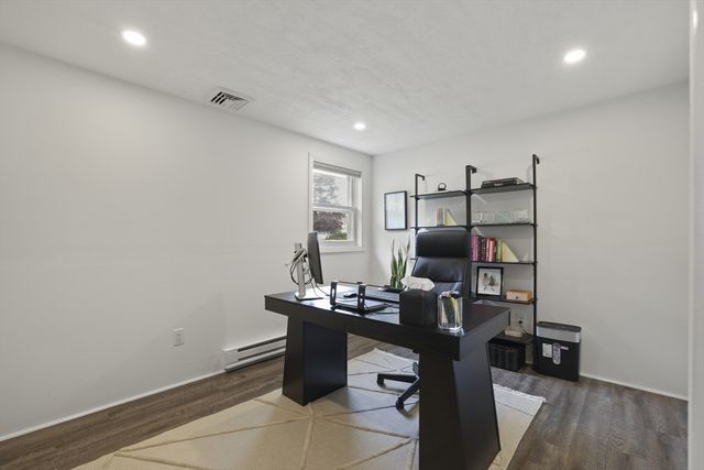15 Riverside Ct, Norwood, MA 02062