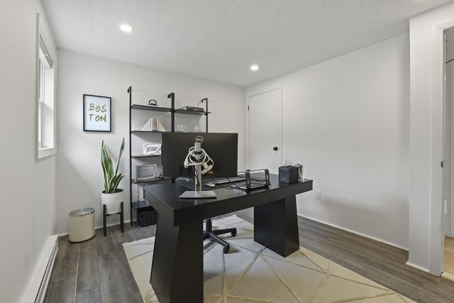 15 Riverside Ct, Norwood, MA 02062