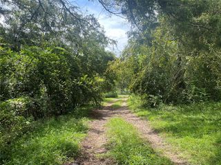 2100 W Geronimo Trail, Cleveland, TX 77328