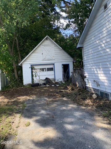 9 Quarry Crossing Road, Queensbury, NY 12804