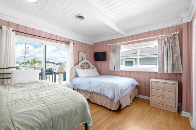 308 54th Ave. N, North Myrtle Beach, SC 29582